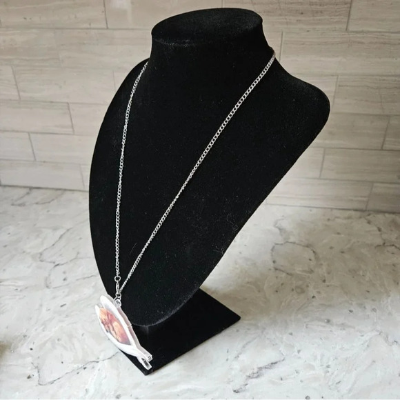 Golden Retriever Angel Wing Chain and Pendant - 2D Acrylic Charm Memorial - Picture 4 of 4